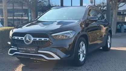 Gebraucht Mercedes GLA200 163 PS (119 kW) 2024 SUV