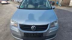 Silber Gebraucht 2010 VW Touran Trendline Van / Kleinbus | 2.700 € (Superpreis)