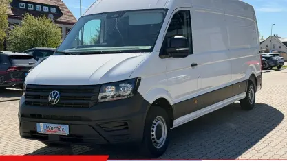 Second-hand VW Crafter 140 CP (102 kW) 2025 Alb Van