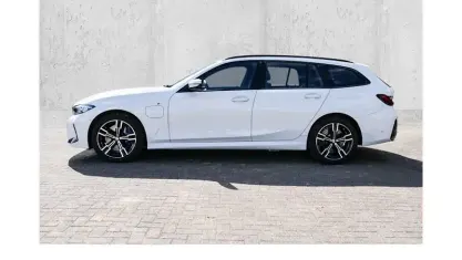 Używany BMW 330e M Sport 292 KM (214 kW) 2025 Biały Kombi