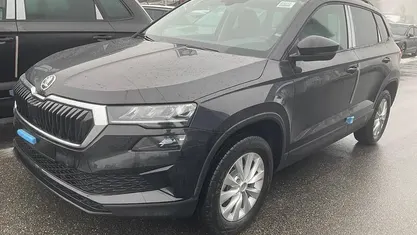 Black magic perleffekt Neu 2025 Skoda Karoq Selection SUV | 34.875 € (Fairer Preis)