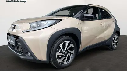 Beige Gebraucht 2025 Toyota Aygo X SUV | 17.940 € (Fairer Preis)