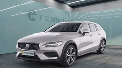 Silber Gebraucht 2023 Volvo V60 CC Plus Kombi | 40.440 € (Fairer Preis)