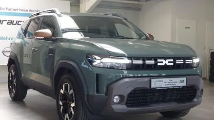 Gebraucht Dacia Duster 140 PS (102 kW) 2025 Verschiedene SUV