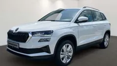 Moonweiss metallic Gebraucht 2024 Skoda Karoq Selection SUV | 31.950 € (Fairer Preis)