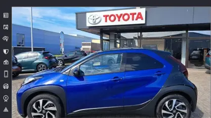 Gebraucht Toyota Aygo X Team 72 PS (52 kW) 2024 Juniper blue metallic/dach sch SUV