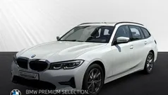 Weiss Gebraucht 2022 BMW 320 Sport Line Kombi | 29.888 € (Fairer Preis)