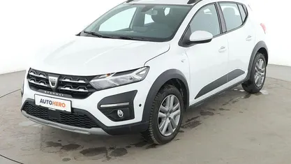 Gebraucht Dacia Sandero Comfort 91 PS (66 kW) 2022 Weiß Kleinwagen