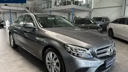 Gebraucht Mercedes C200 Avantgarde 184 PS (135 kW) 2020 Grau Limousine