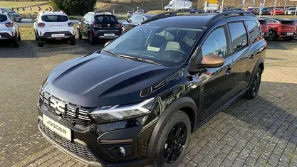 Gebraucht 2025 Dacia Jogger Extreme Van / Kleinbus | 24.330 € (Fairer Preis)