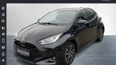 Mysticschwarz mica Gebraucht 2020 Toyota Yaris Hybrid Basis Kleinwagen | 17.480 € (Fairer Preis)
