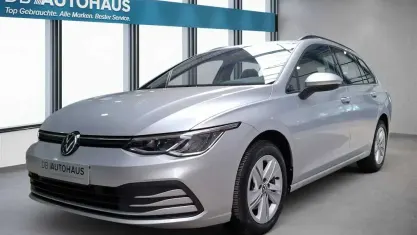 Gebraucht VW Golf VIII Life 110 PS (80 kW) 2024 Silber Kombi