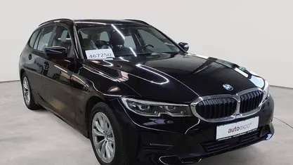 Gebraucht BMW 320 Advantage 190 PS (139 kW) 2022 Schwarz uni Kombi