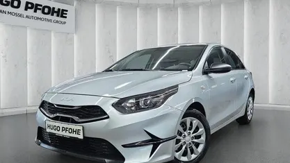 Sparklingsilber Gebraucht 2024 Kia Ceed Edition 7 Kleinwagen | 17.689 € (Superpreis)