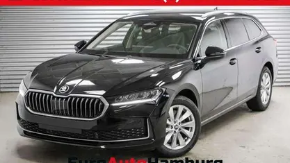 Ebony black metallic (1z) Neu 2025 Skoda Superb Selection Kombi | 43.490 € (Superpreis)