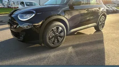 Neu Fiat 600 Business 110 PS (80 kW) 2026 Cinema schwarz metallic SUV