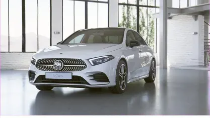 Gebraucht Mercedes A200 AMG 163 PS (119 kW) 2023 Weiß Limousine