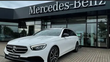 Weiß Gebraucht 2021 Mercedes E200 Avantgarde Kombi | 39.000 € (Teuer)