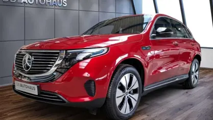 Second-hand Mercedes EQC400 300 kW (408 CP) 2023 Roșu SUV
