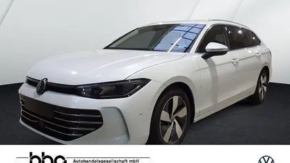 Weiß Gebraucht 2025 VW Passat Elegance Kombi | 36.430 € (Guter Preis)