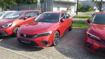 Prem crystal red m. Gebraucht 2025 Honda Civic Elegance Limousine | 36.890 € (Superpreis)