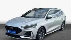 Moondust silber metallic Gebraucht 2023 Ford Focus ST-Line Kombi | 26.423 € (Fairer Preis)