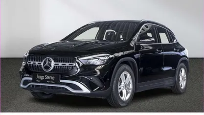Gebraucht Mercedes GLA200 163 PS (119 kW) 2024 Unilack nachtschwarz SUV