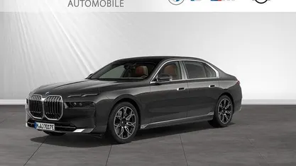 Gebraucht BMW 750e Sport Line 489 PS (359 kW) 2025 Sophistograu brillanteffekt metallic Limousine