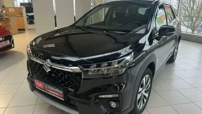 Gebraucht Suzuki SX4 S-Cross Comfort+ 129 PS (94 kW) 2025 Cosmic black pearl (schwarz) SUV