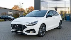 Weiß Gebraucht 2024 Hyundai i30 Advantage Limousine | 19.590 € (Guter Preis)
