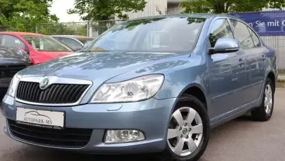 Käytetty Skoda Octavia Elegance 105 HP (77 kW) 2011 Harmaa Sedan
