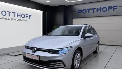 Gebraucht 2022 VW Golf VIII Life Kombi | 17.977 € (Fairer Preis)