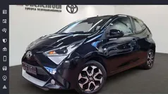 Midnightschwarz Gebraucht 2021 Toyota Aygo X-play Kleinwagen | 11.390 € (Fairer Preis)