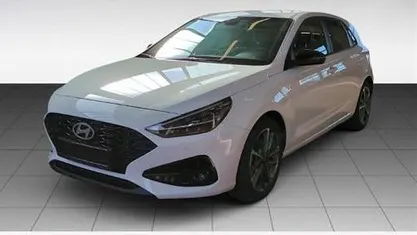 Weiss Gebraucht 2025 Hyundai i30 Advantage Limousine | 21.340 € (Fairer Preis)