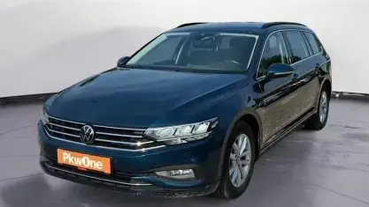 Gebraucht VW Passat 150 PS (110 kW) 2023 Blau Kombi