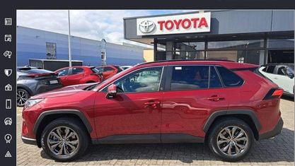 Używany Toyota RAV4 Hybrid Team 218 KM (160 kW) 2024 Czerwony SUV