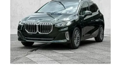 Nowe BMW 218 Luxury Line 136 KM (100 kW) 2025 Zielony Minivan