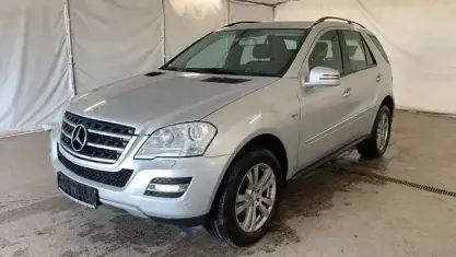 Gebraucht Mercedes ML300 204 PS (150 kW) 2011 Silber SUV