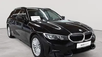 Schwarz uni Gebraucht 2022 BMW 318 Sport Line Kombi | 21.890 € (Superpreis)