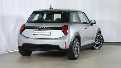 Silber Gebraucht 2024 Mini Cooper Kleinwagen | 24.940 € (Guter Preis)