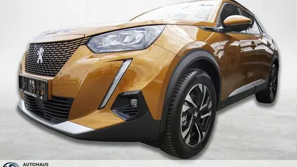 Orange Gebraucht 2023 Peugeot e-2008 Allure SUV | 20.490 € (Guter Preis)