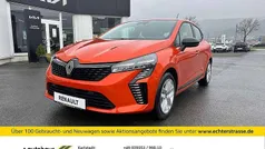 Valenciaorange Gebraucht 2025 Renault Clio V Evolution Limousine | 17.740 € (Fairer Preis)