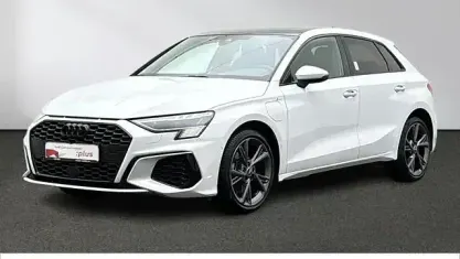 Gebraucht Audi A3 Sportback e-tron S-Line 204 PS (150 kW) 2023 Gletscherweiß metallic Kleinwagen