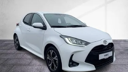 Neu Toyota Yaris Hybrid Comfort 116 PS (85 kW) 2025 Super white 2 Limousine