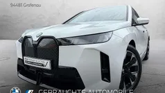Alpinweiß uni Neu 2025 BMW iX M Sport SUV | 84.900 € (Fairer Preis)