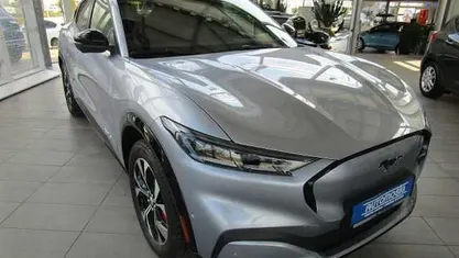 Silber Gebraucht 2023 Ford Mustang Mach-E SUV | 35.950 € (Guter Preis)