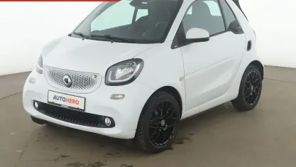 Gebraucht Smart ForTwo Cabrio Basis 90 PS (66 kW) 2019 Weiß Cabrio