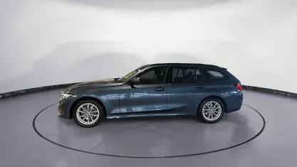 Gebraucht BMW 318 Comfort Edition 156 PS (114 kW) 2025 Blau Kombi