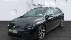 Schwarz Gebraucht 2024 VW Golf VIII R-line Kombi | 31.968 € (Fairer Preis)
