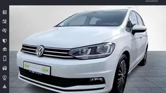 Oryxwhite perlmutteffekt (weiß) Gebraucht 2019 VW Touran Comfortline Van / Kleinbus | 24.690 € (Fairer Preis)